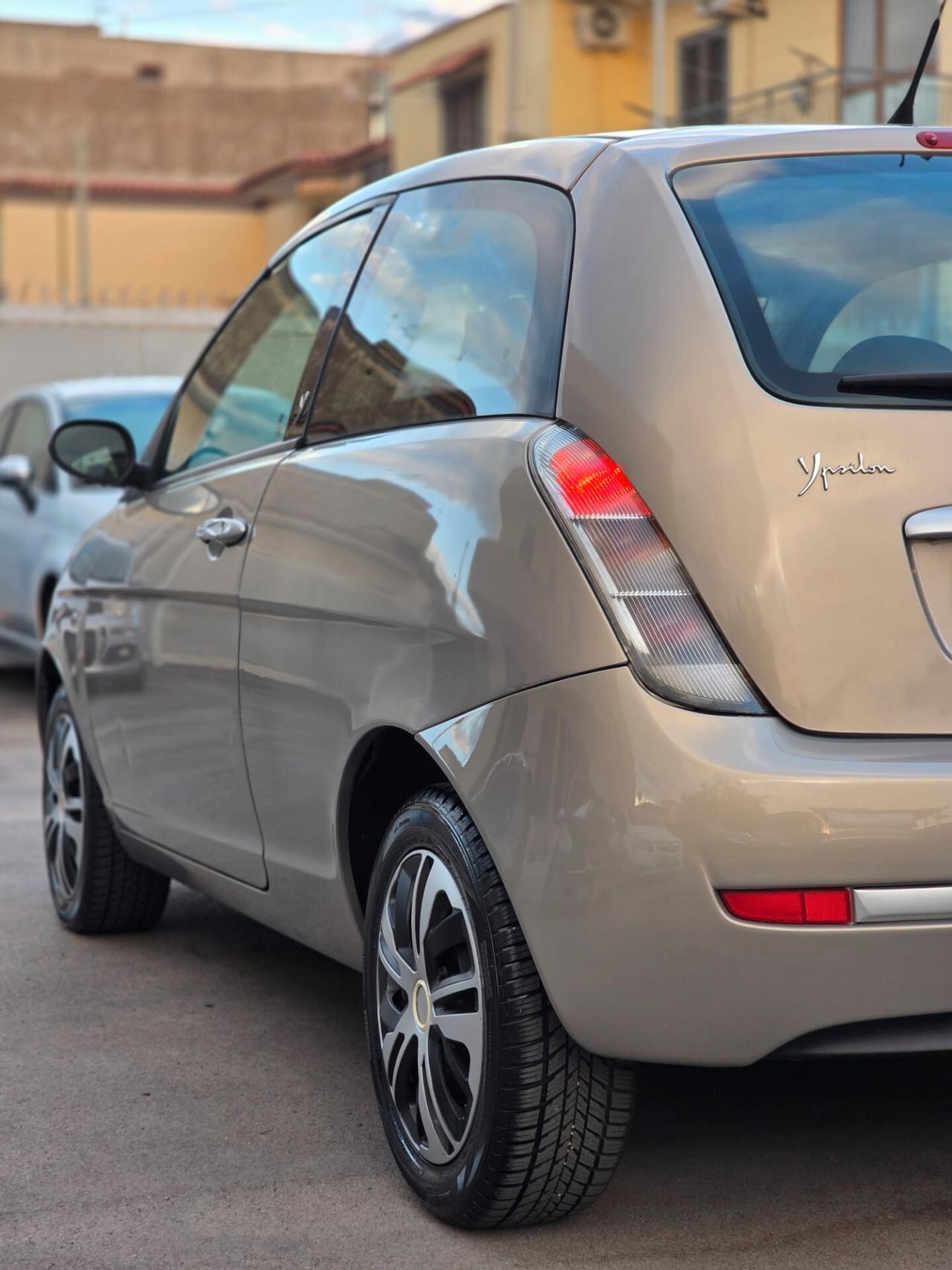 Lancia Ypsilon 1.2 Argento