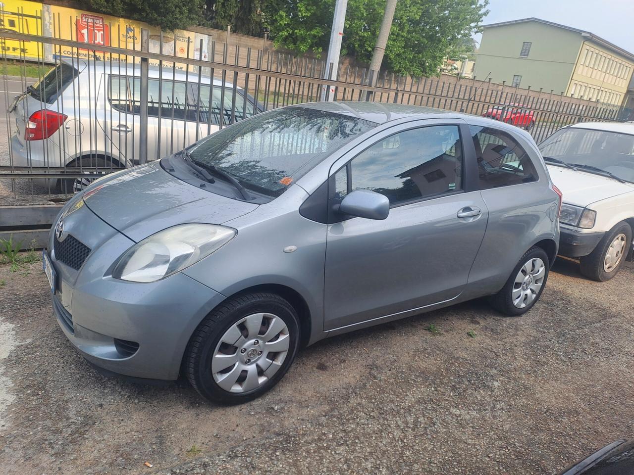 Toyota Yaris 1.0 5 porte