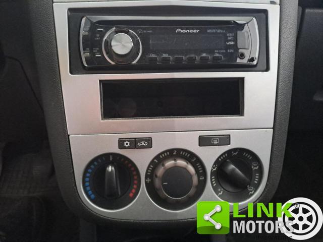 OPEL Corsa 1.2 3 porte Easytronic Sport