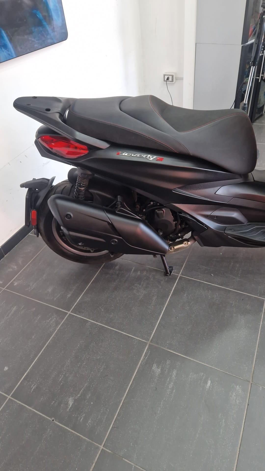 Piaggio Beverly 400 sport