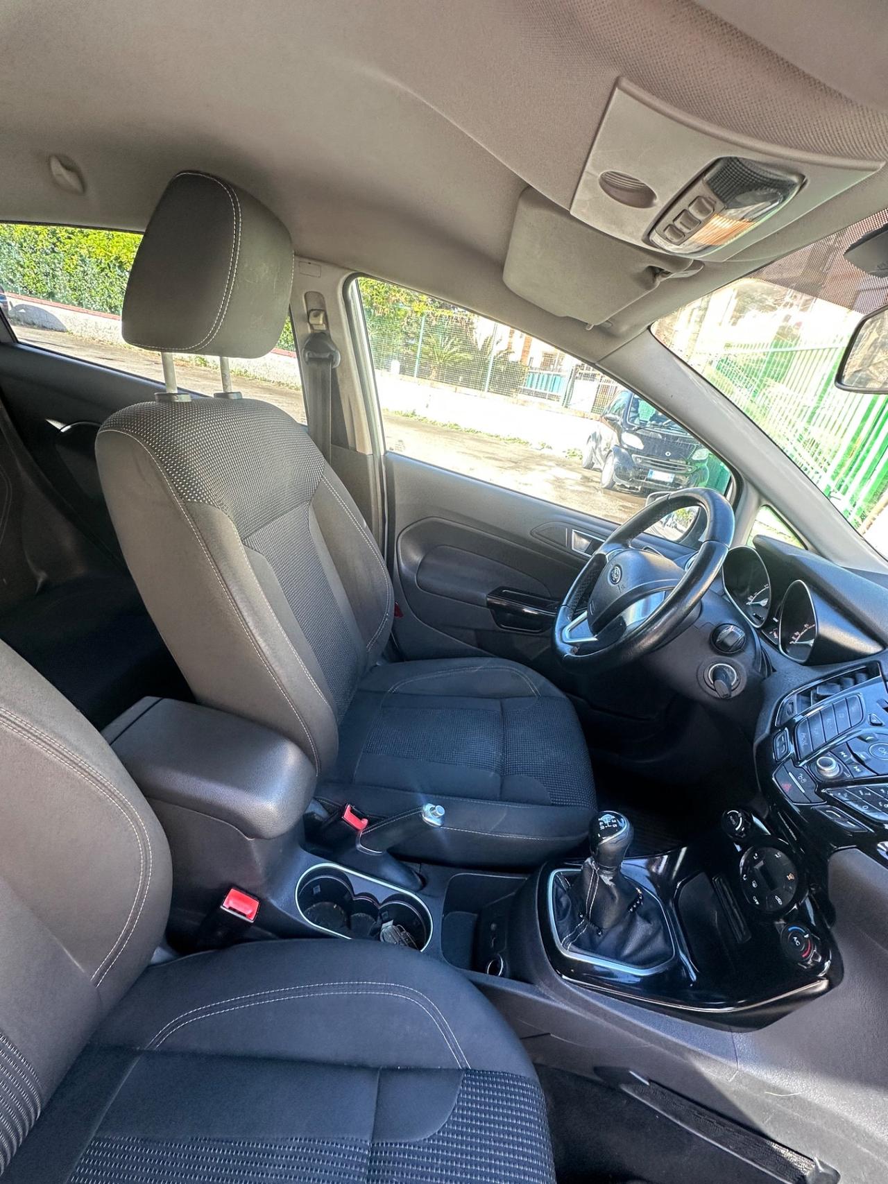 Ford Fiesta 1.2 60CV 5 porte Black & White Edition