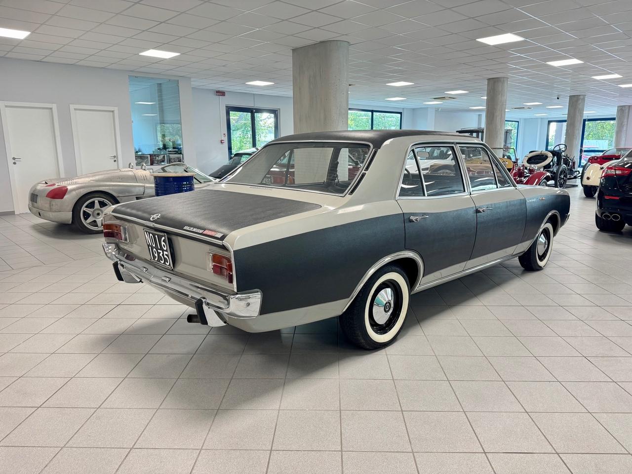 Opel Rekord 1.9 C Lusso Automatic/Clima
