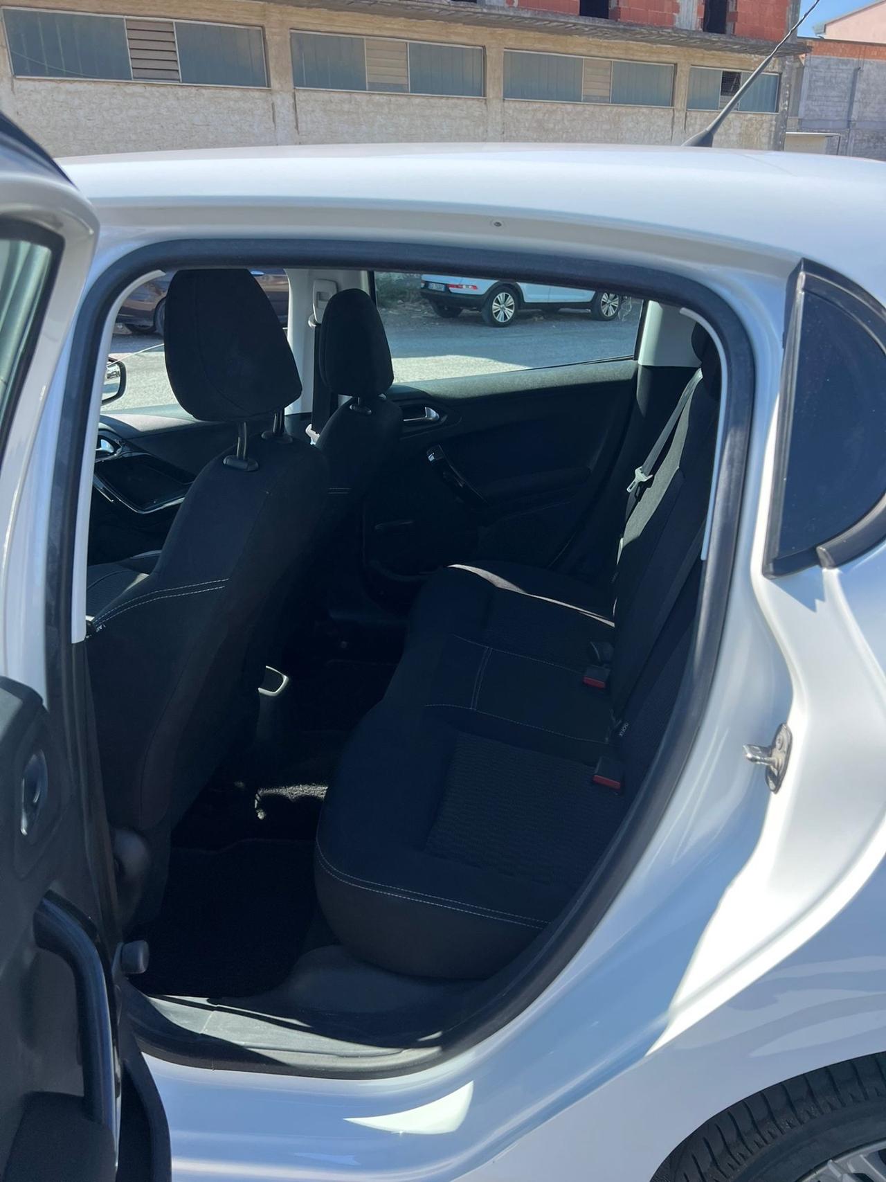 Peugeot 208 BlueHDi 75 5 porte Allure
