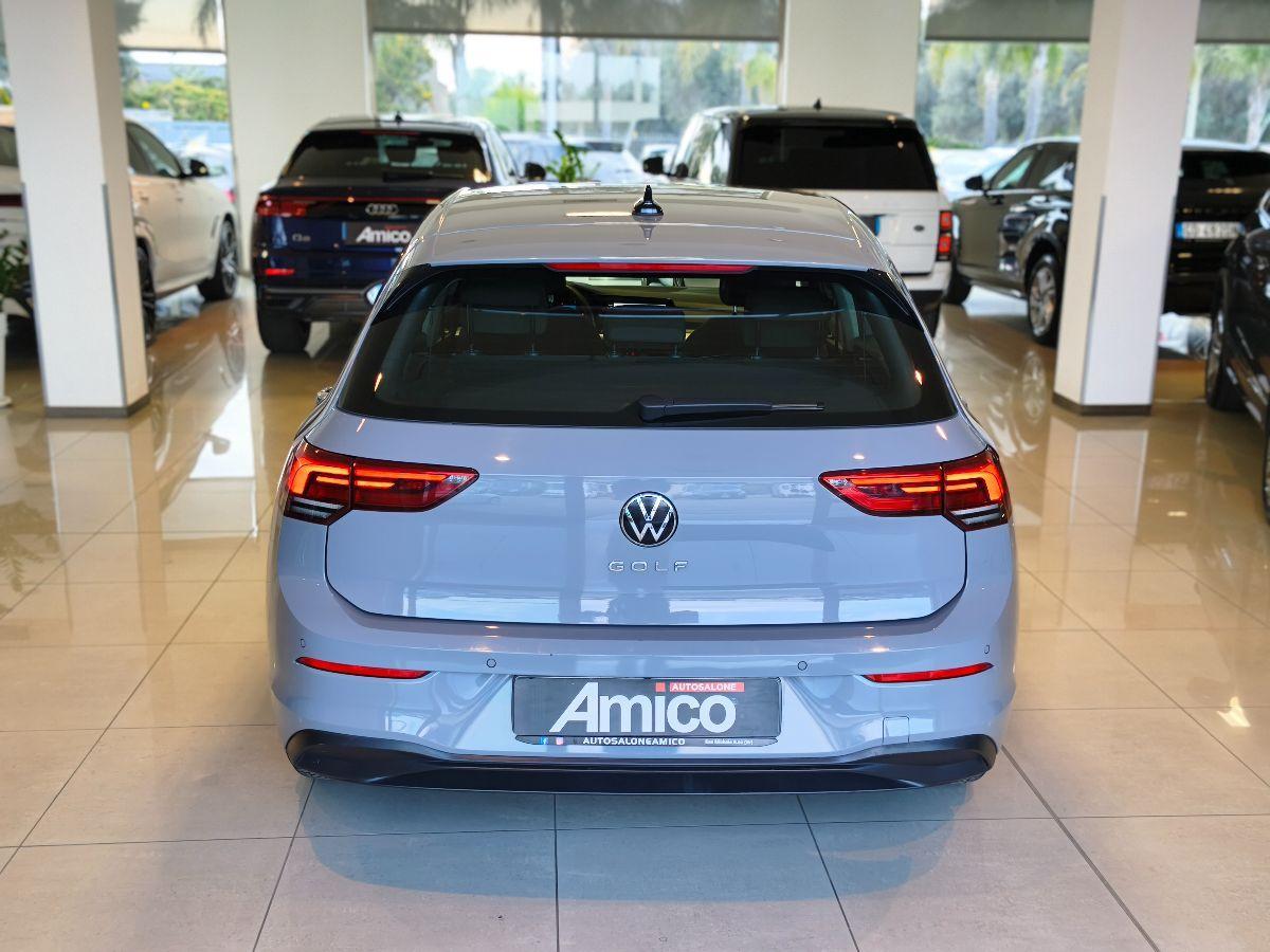 VOLKSWAGEN Golf 8 2.0 TDI Luci Ambient-Cockpit