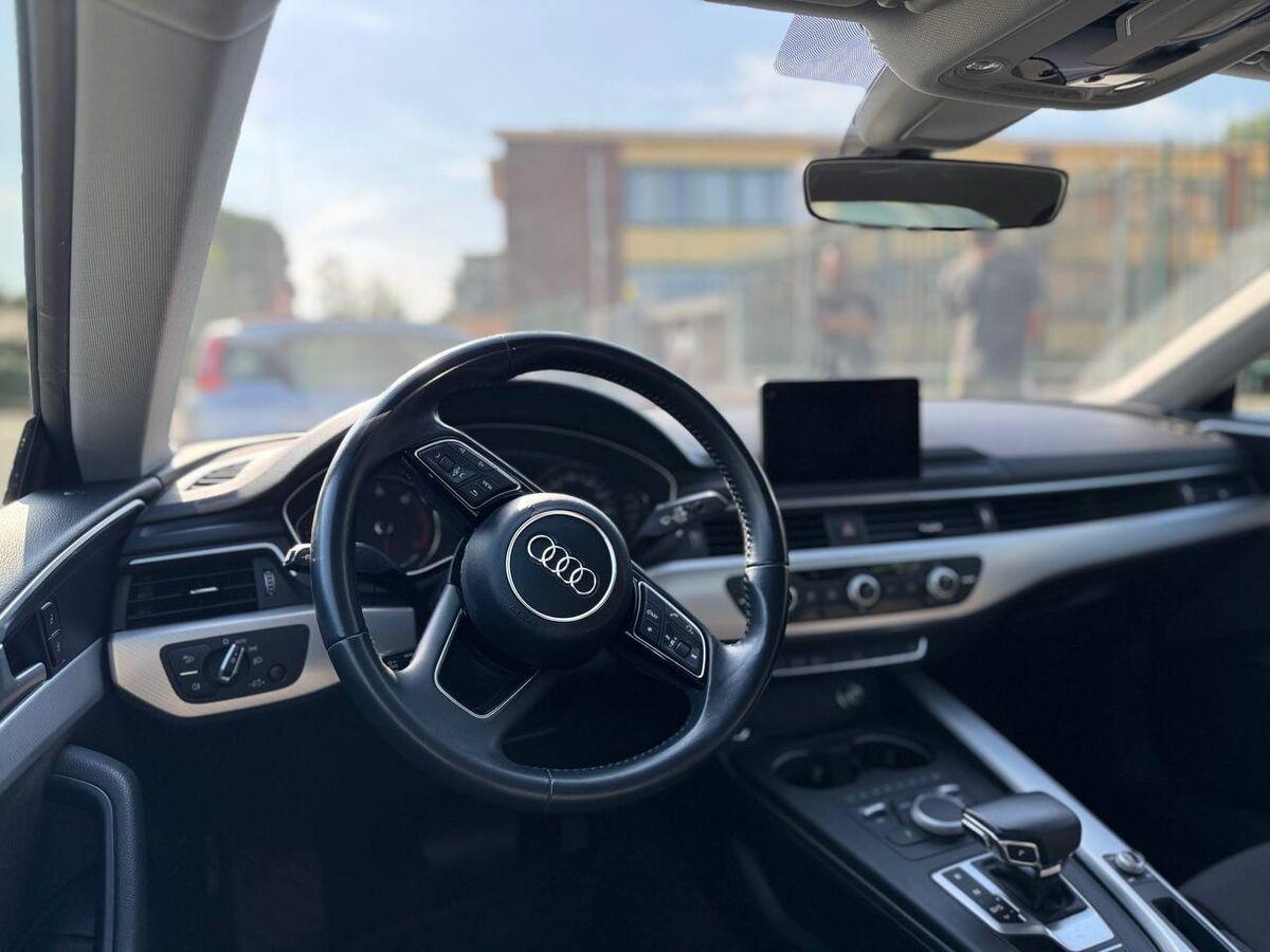 Audi A5 40 2.0 tfsi mhev Business 190cv s-tronic