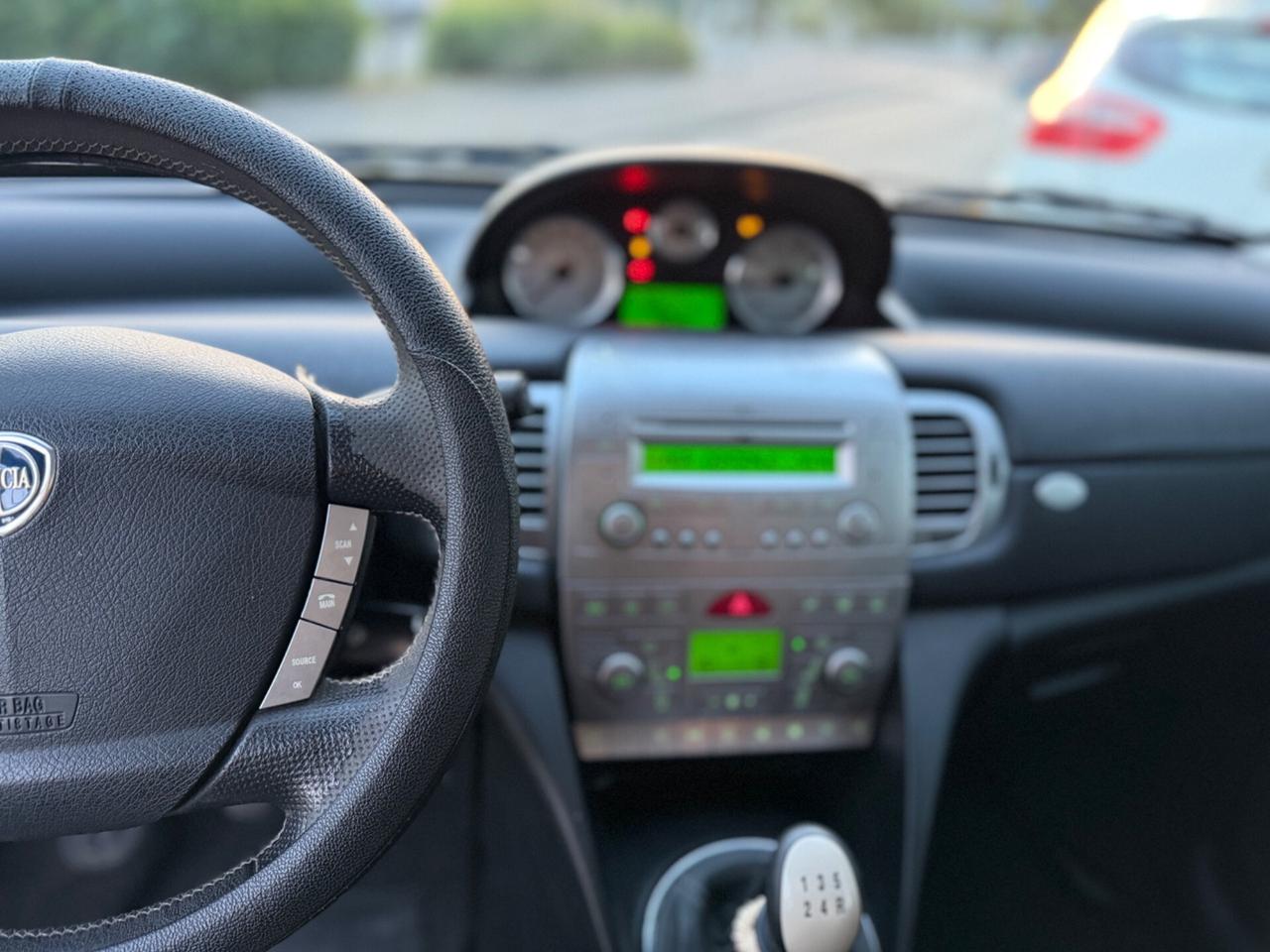 Lancia Ypsilon 1.4 Oro Ecochic GPL