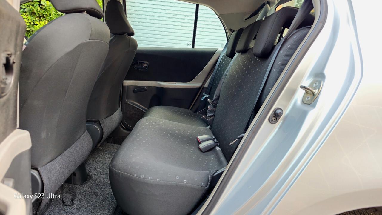 Toyota yaris ok neopatentati garantita 12 mesi
