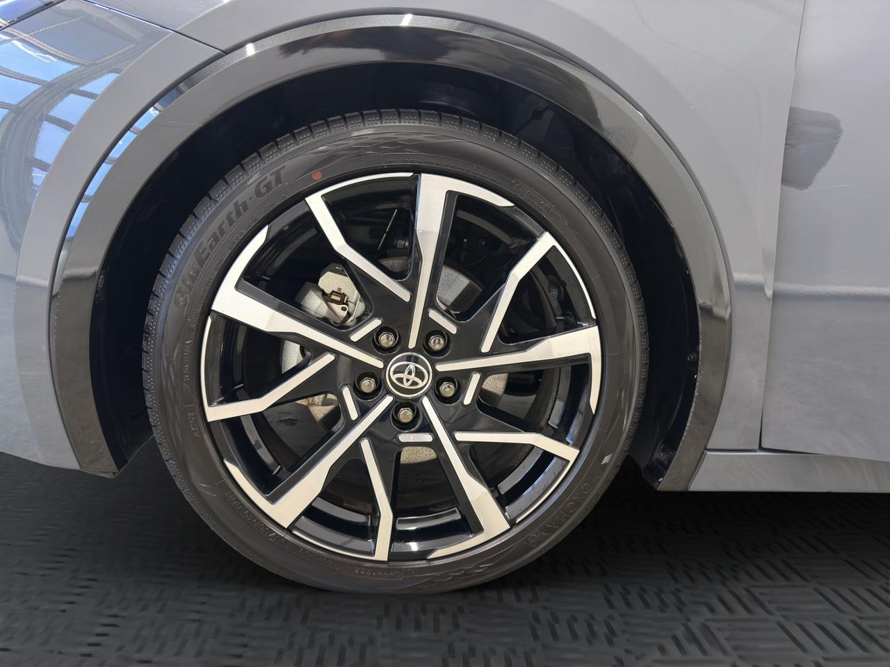 Toyota Prius 2.0 phev Lounge