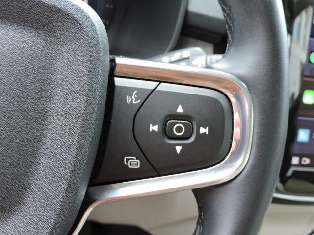 VOLVO XC40 B4 BENZINA AWD ULTIMATE DARK AUTOMATICA