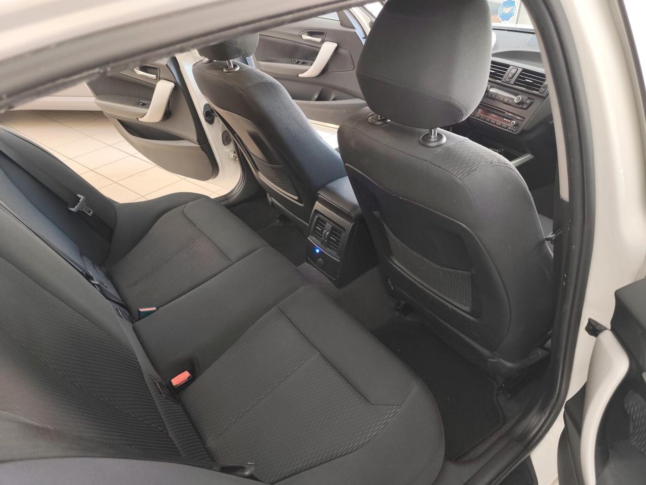 Bmw 118 118d 5p. Urban