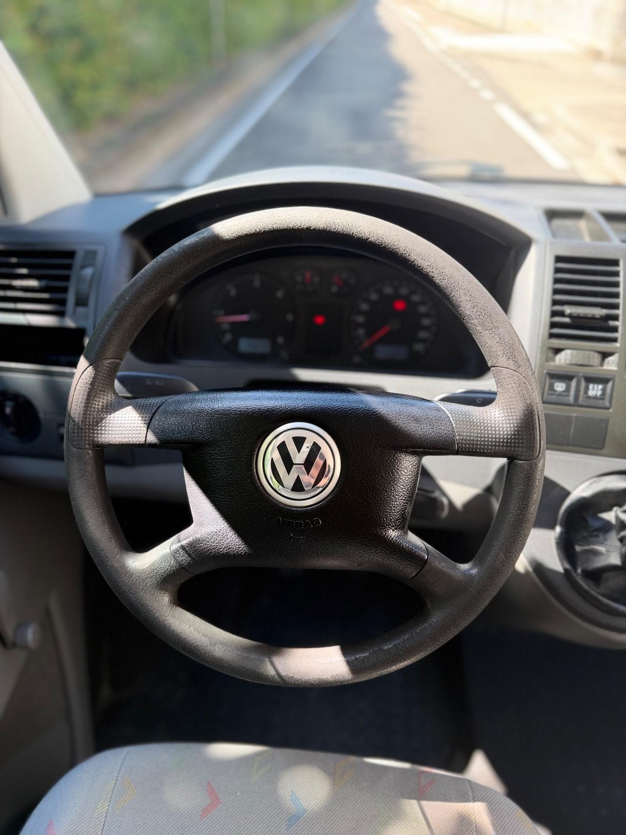 Volkswagen Transporter 2.5 TDI/130CV EURO 4 GANCIO TRAINO