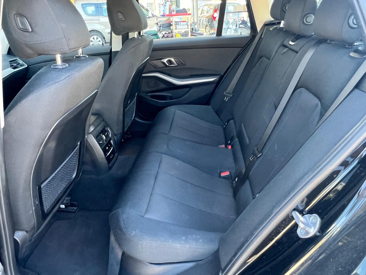 Bmw 318d 48V Touring Business Advantage