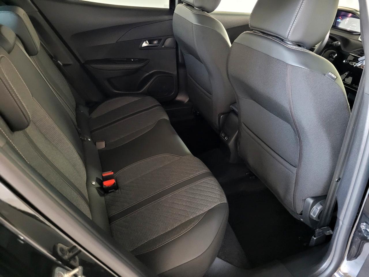 Peugeot 2008 1.2 ALLURE AUT. CRUISE LED CARPLAY PELLE NAVI