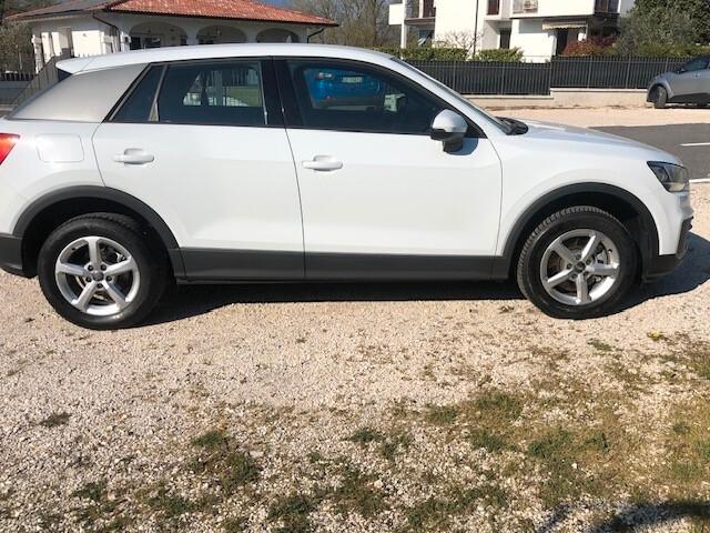 Audi Q2 30 TDI Business