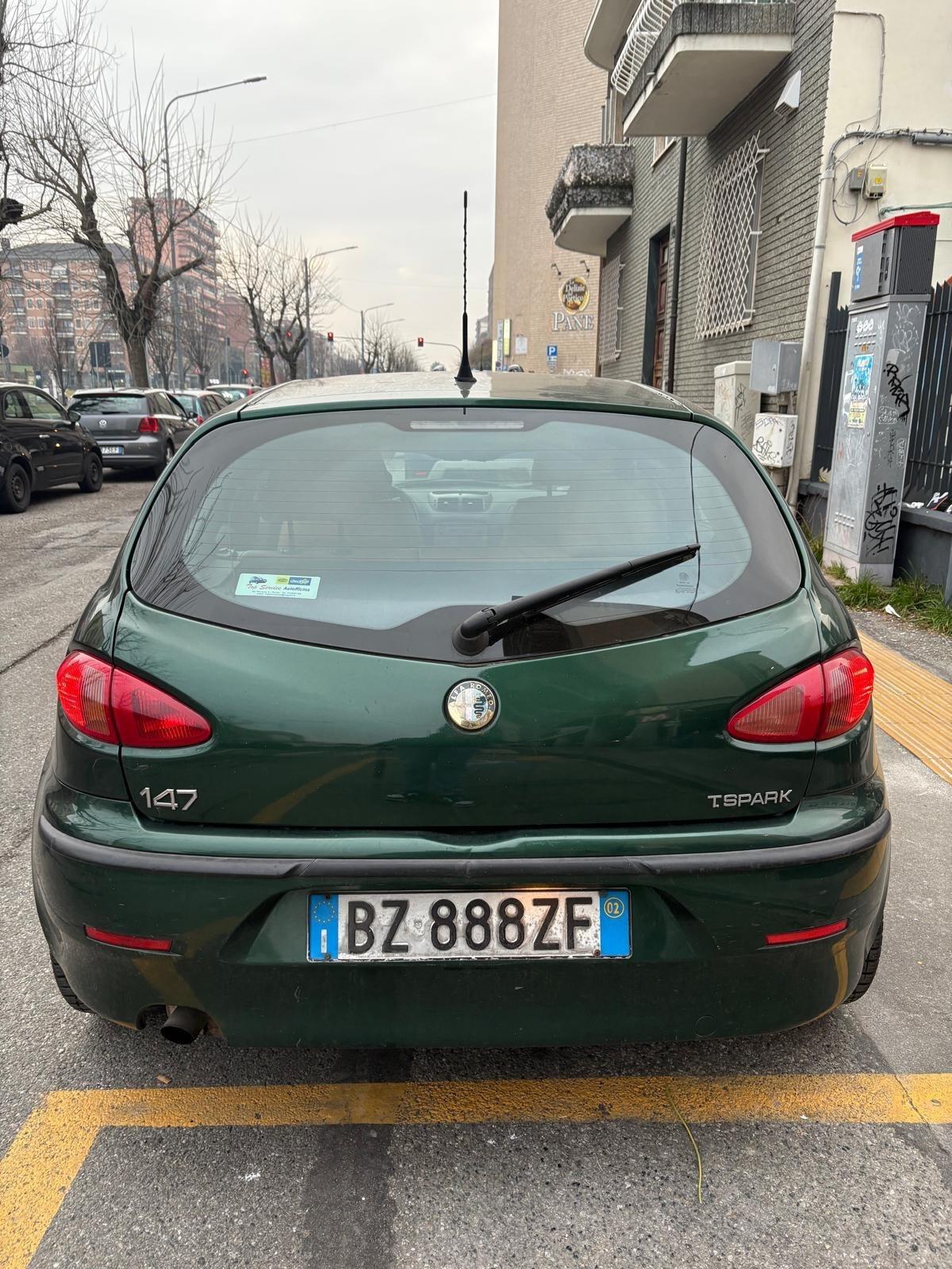 Alfa Romeo 147 1.6i 16V Twin Spark 5p. Distinctive