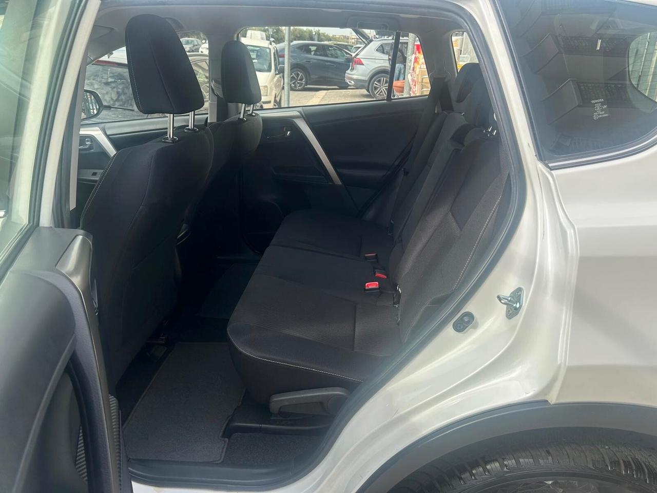 Toyota RAV 4 RAV4 2.0 D-4D 2WD