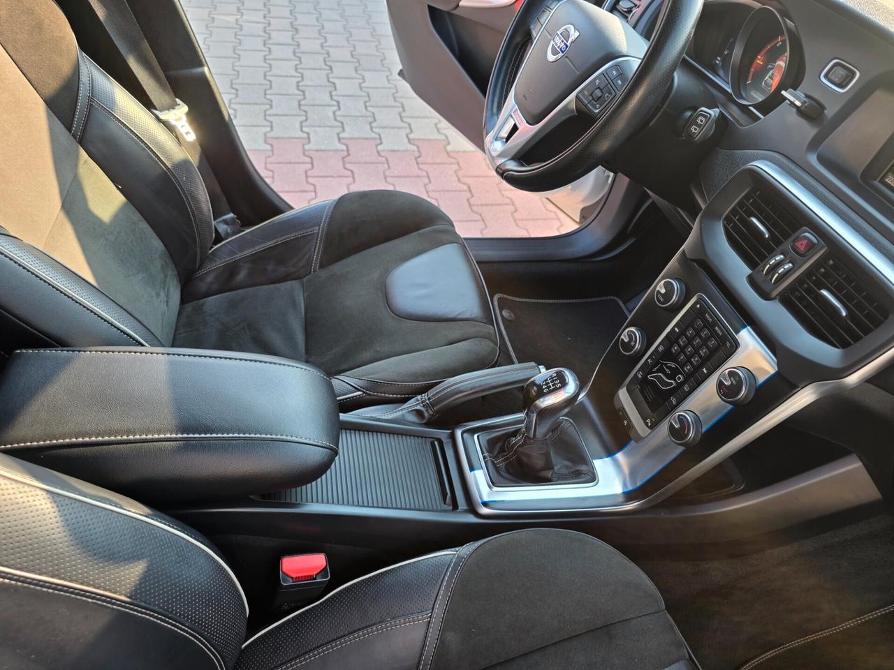Volvo V40 D2 1.6 R-design perfetta e garantita 12M