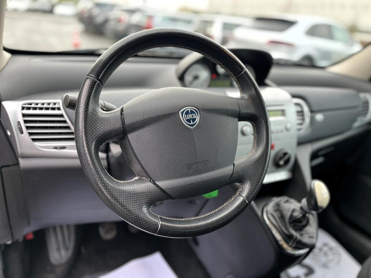 Lancia Ypsilon 1.2 69 CV Platino