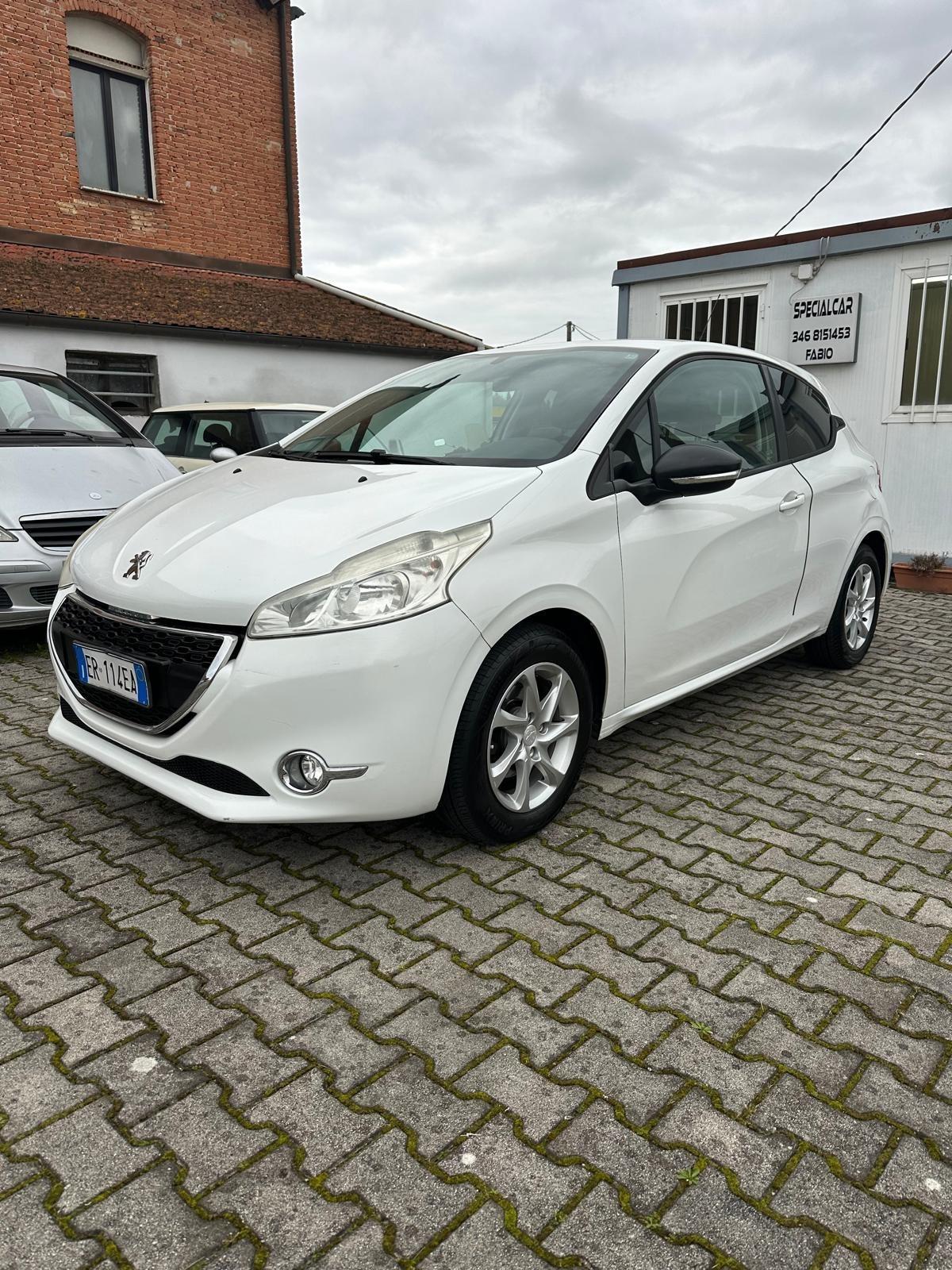Peugeot 208 1.4 HDi 68 CV 3 porte Allure