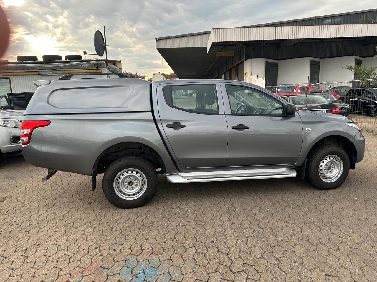 Mitsubishi L200 2.4 DI-D/154CV Double Cab Invite