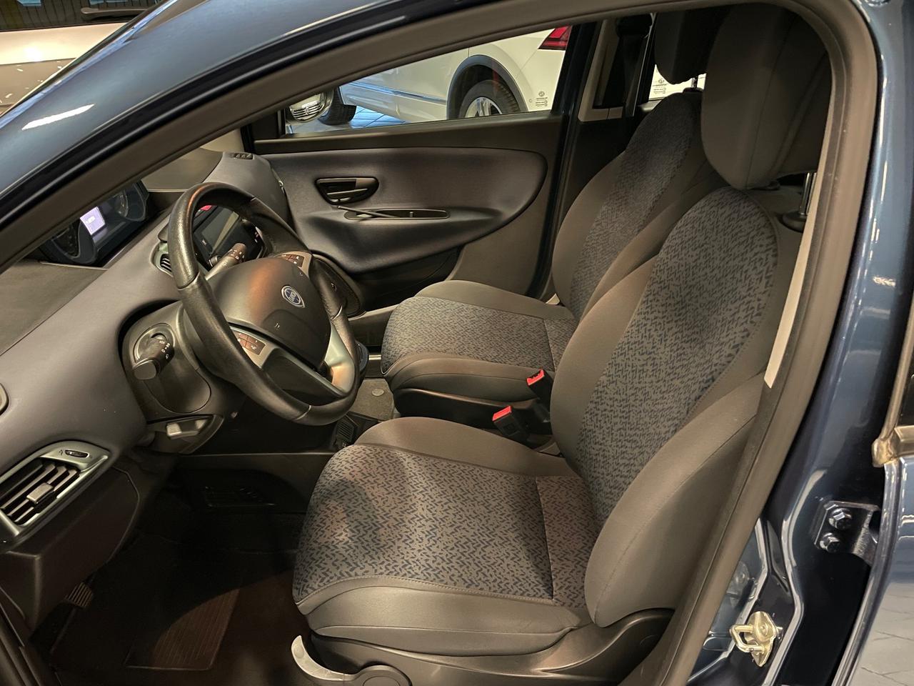 Lancia Ypsilon 1.0 FireFly 5 porte S&S Hybrid Gold Telecamera