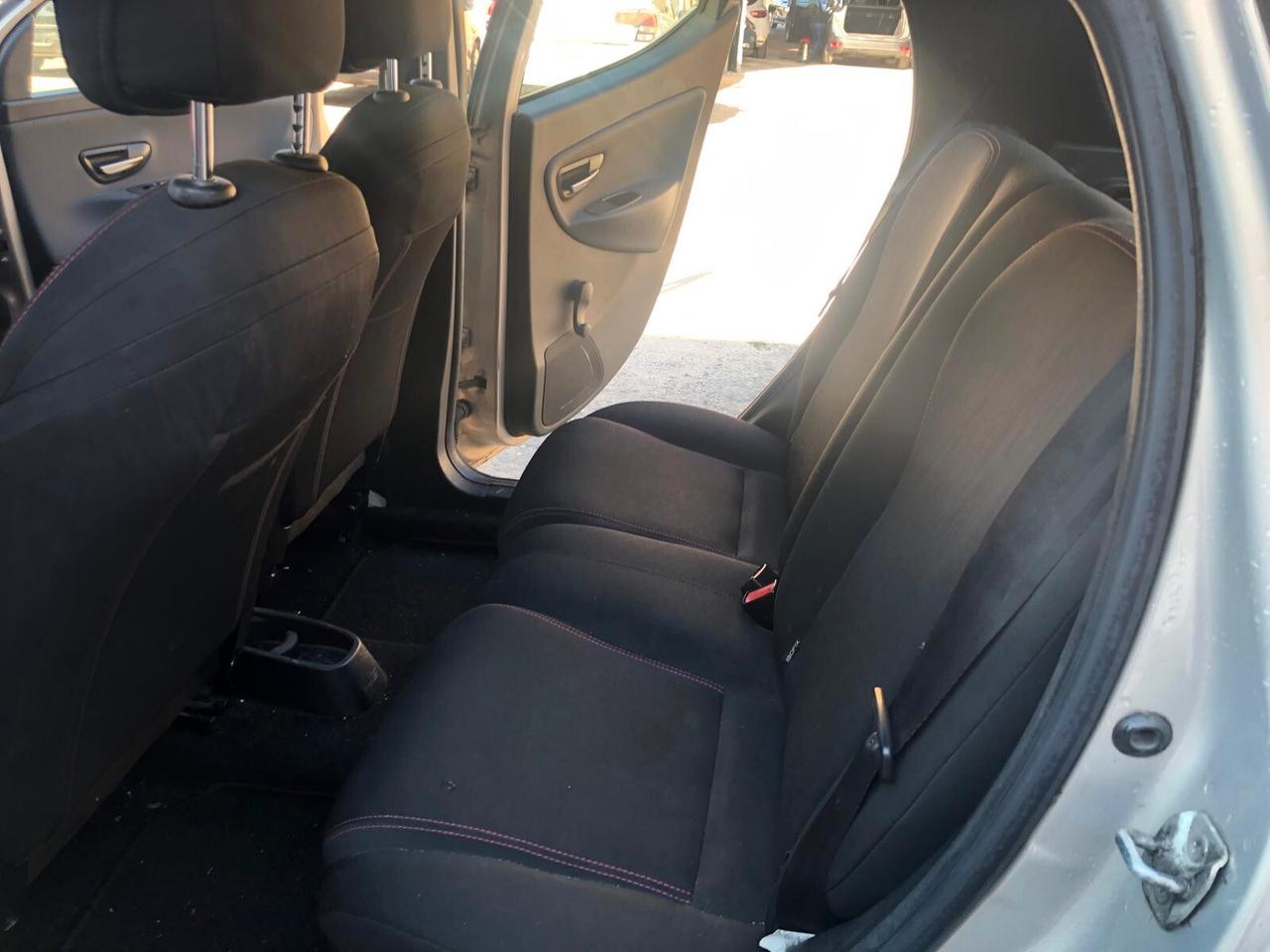 Lancia Ypsilon 0.9 TwinAir 85 CV 5 porte Metano Ecochic Gold