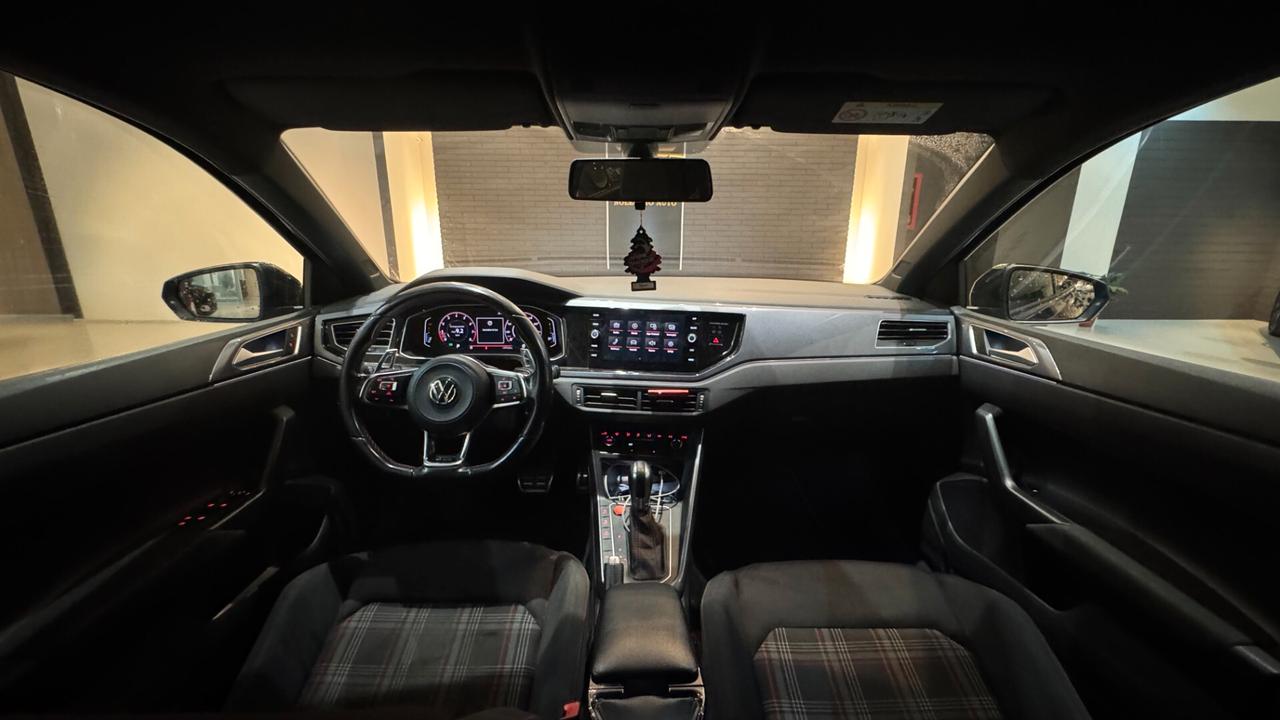 VOLKSWAGEN POLO GTi 200CV-2019