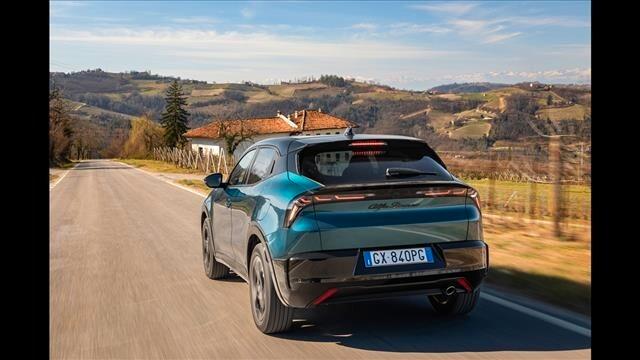Alfa Romeo Junior 1.2 145CV Hybrid eDCT6 ibrida Sport utility vehicle 5-door (Euro 6E)