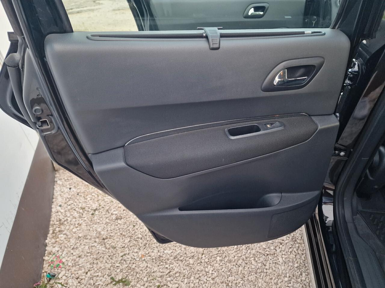 Peugeot 3008 2.0 HDi 150CV Business