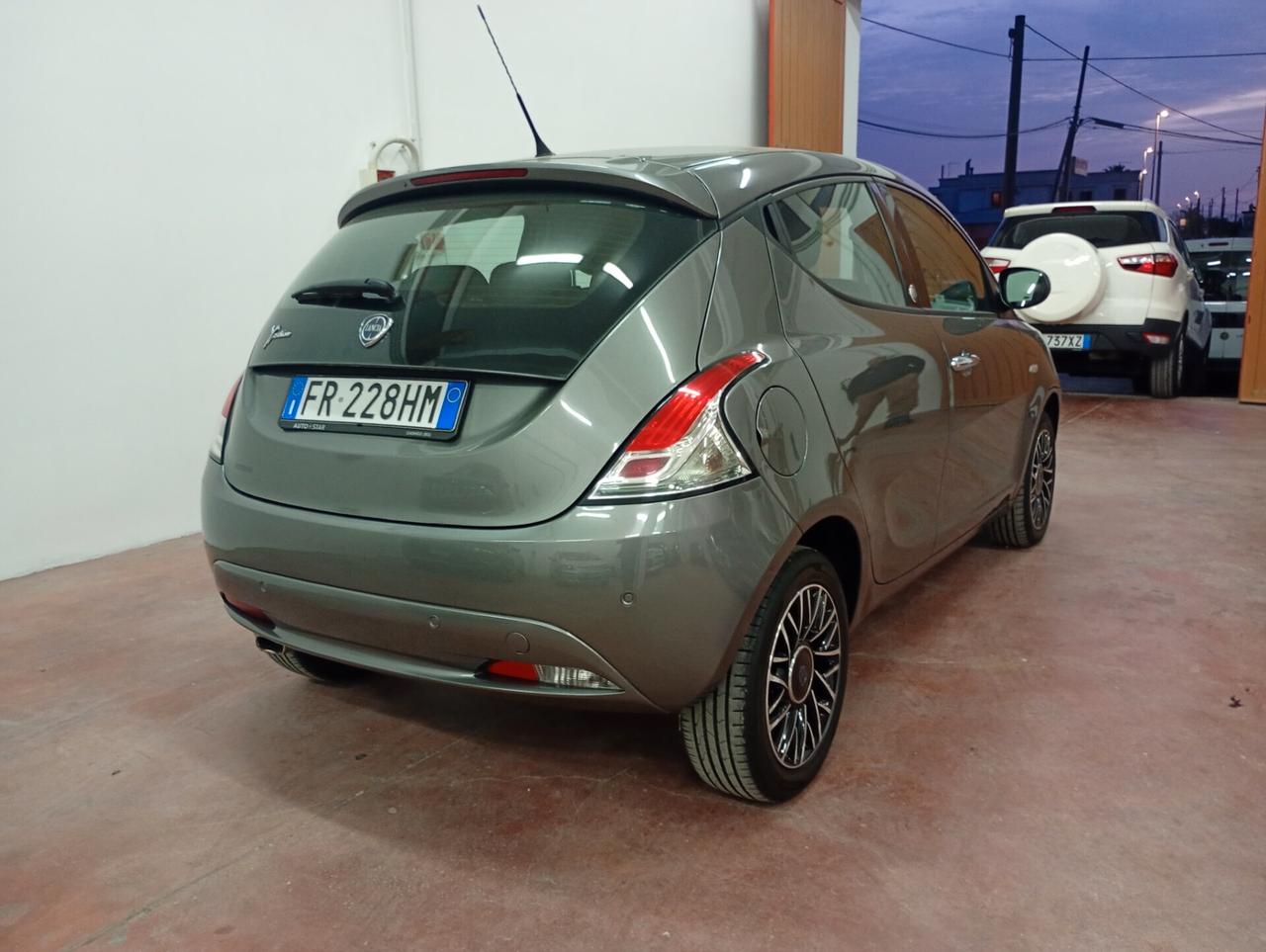 Lancia Ypsilon 1.2 69 CV 5 porte GPL Ecochic Platinum