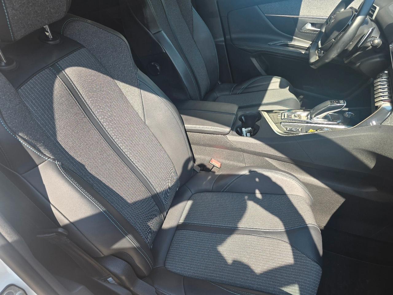 Peugeot 3008 BlueHDi 130 S&S EAT8 Allure