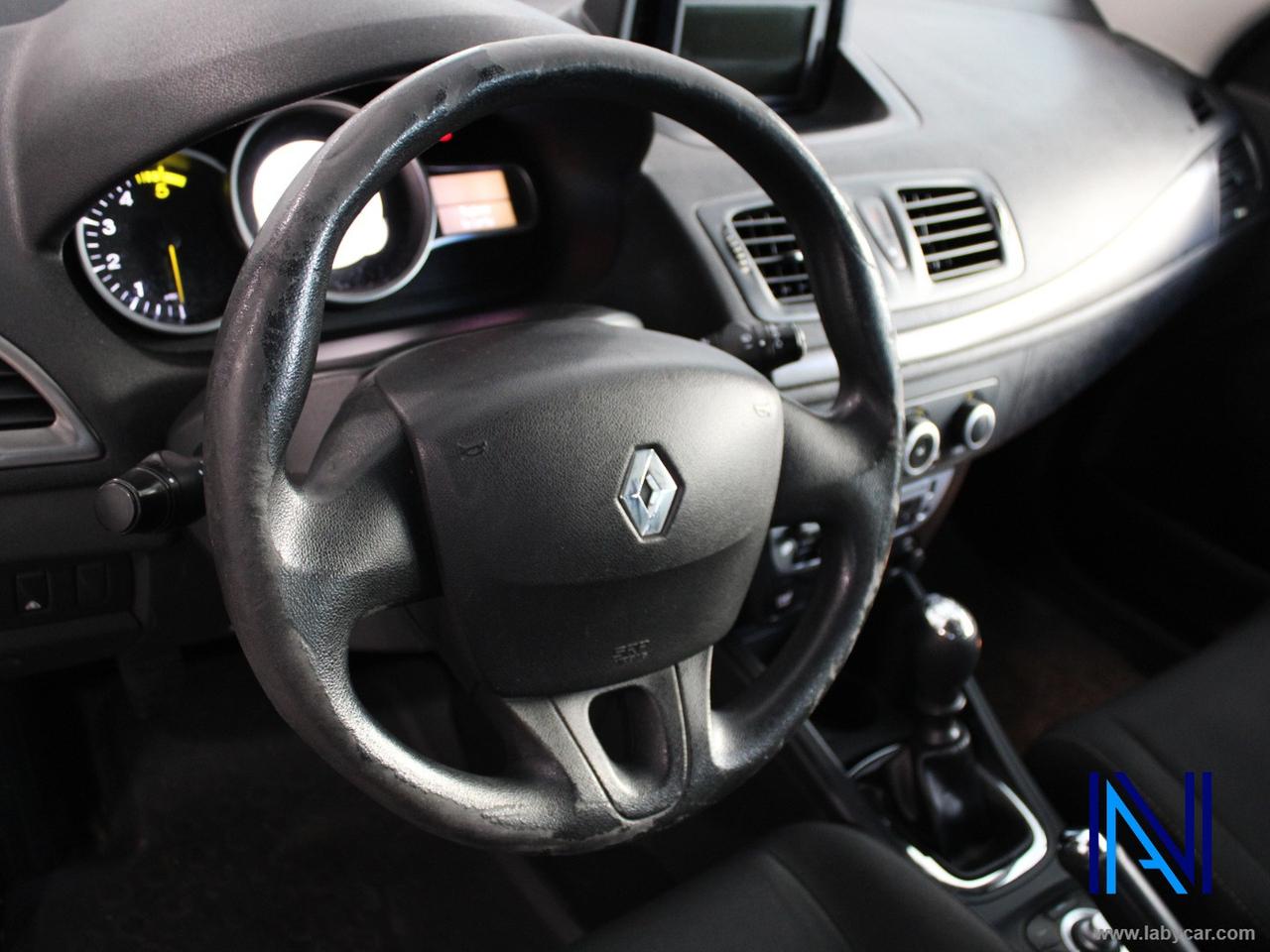 RENAULT Mégane 1.5 dCi 110 CV S&S SporTour Wave