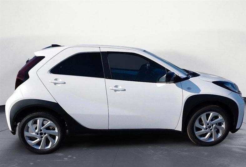Toyota Aygo X 1.0 VVT-i 72 CV 5 porte Active KM 0 VARI COLORI