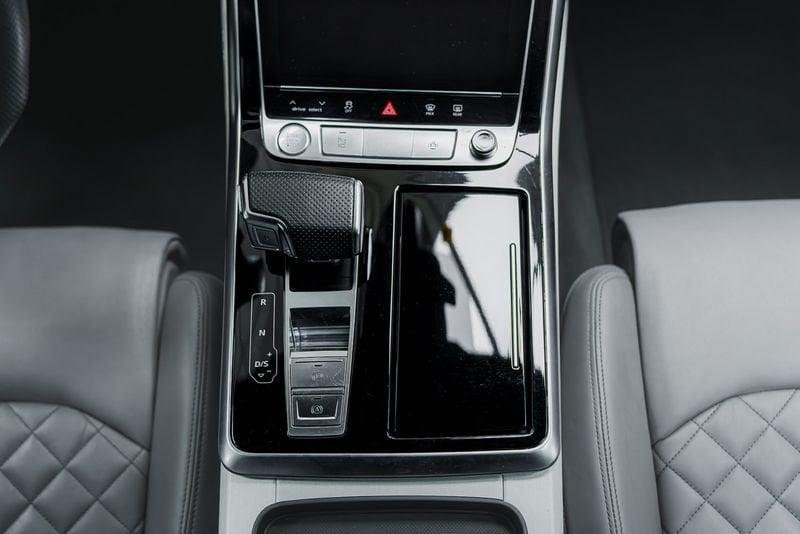 Audi Q7 AUDI Q7 S- LINE *7 POSTI*