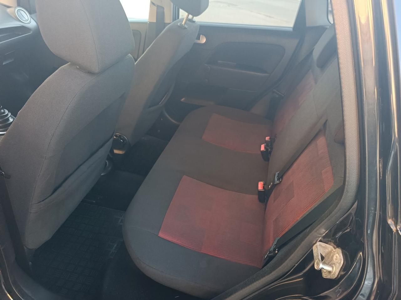 Ford Fiesta 1.4 TDCi 5p. Ghia