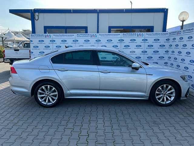 Volkswagen Passat 8ª serie 1.6 TDI SCR DSG Business BMT