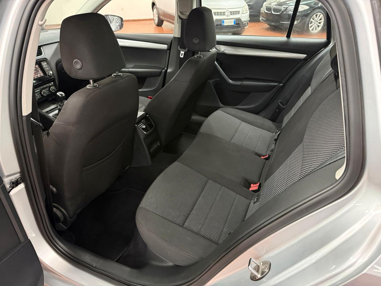 Skoda Octavia 1.6 TDI 105 CV ok Neopatentati