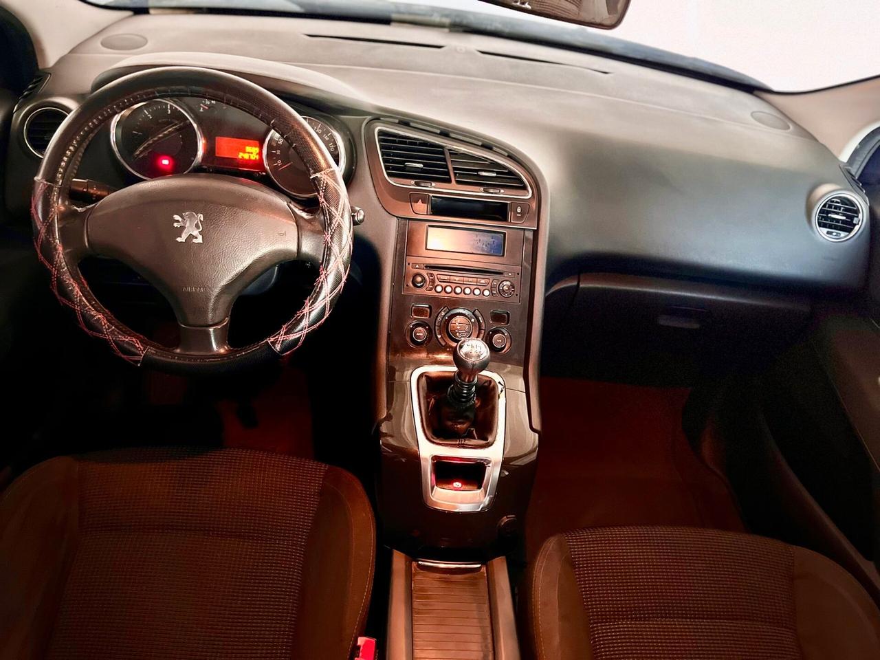 Peugeot 5008 1.6 HDi 112CV Business