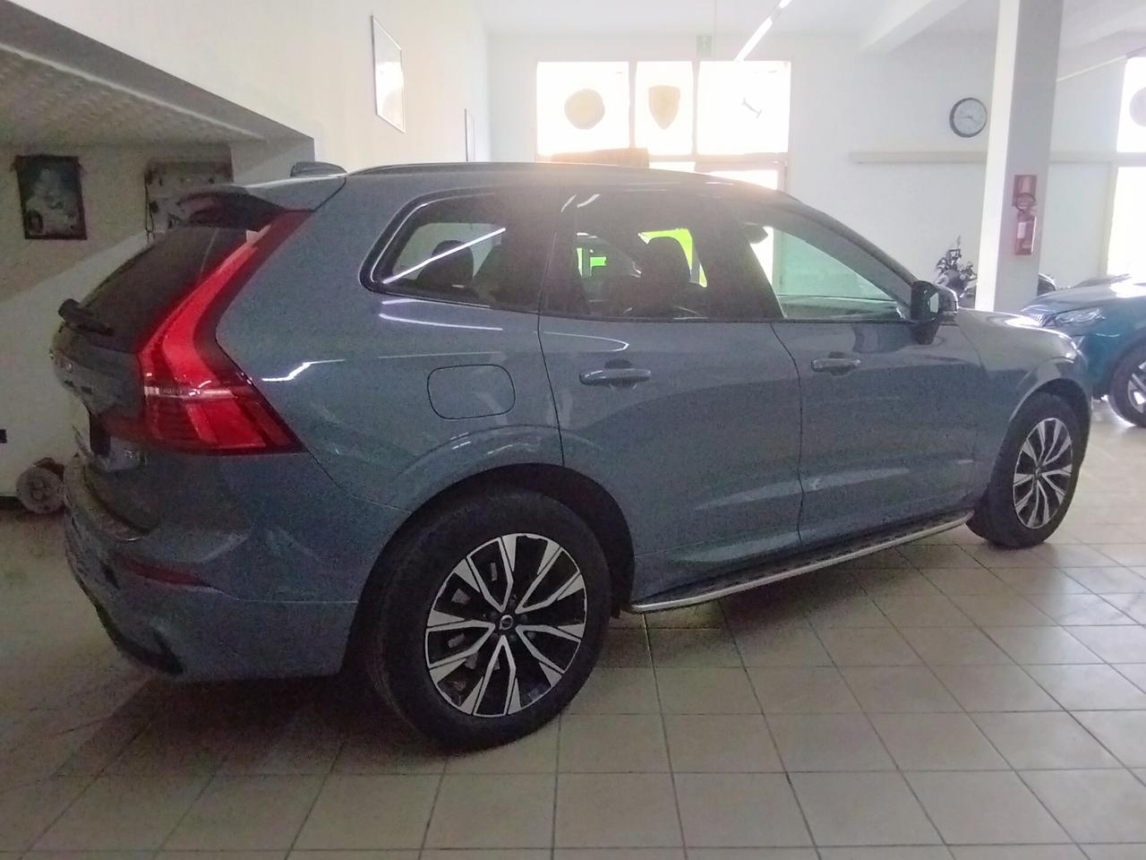 Volvo XC 60 XC60 B4 (d) automatico Plus Bright AUTOCARRO 5 POSTI