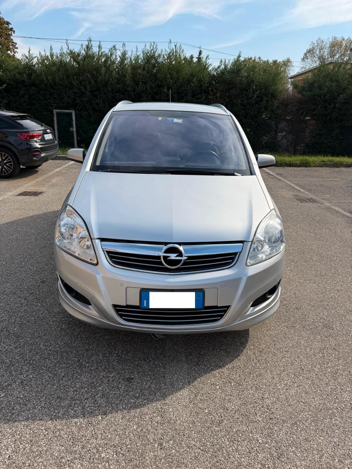 Opel Zafira 1.6 - 7 POSTI - NEOPATENTATI - 12 MESI DI GARANZIA -