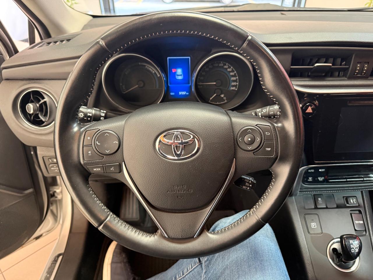 Toyota Auris 1.8 Hybrid Lounge