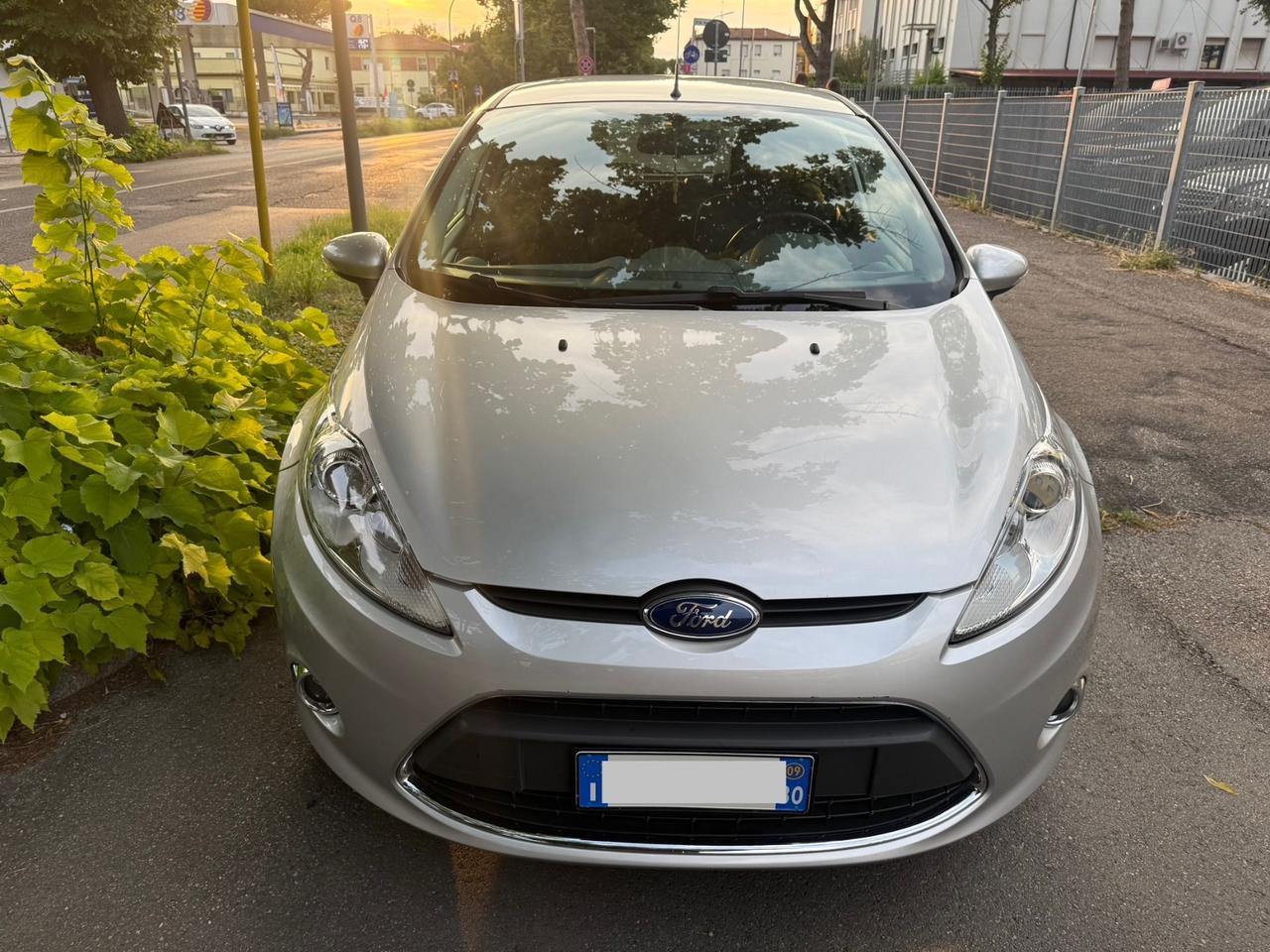 Ford Fiesta 1.2 82 CV 5 p neopaten garanzia 12 mesi