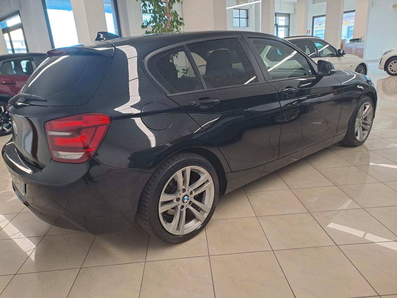 Bmw 116 116d 5p. Urban