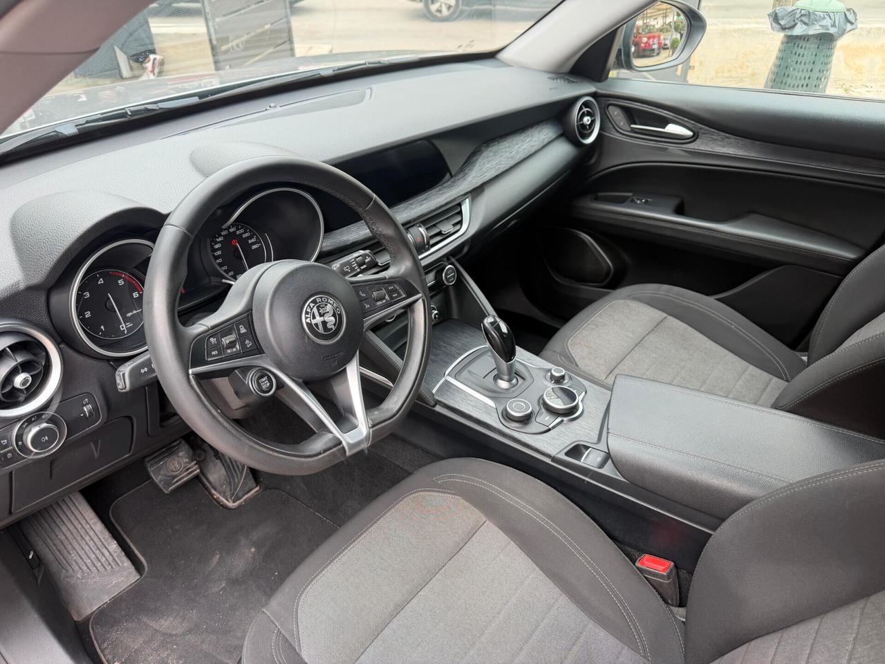 Alfa Romeo Stelvio 2.2 Turbodiesel 160 CV AT8 RWD Business