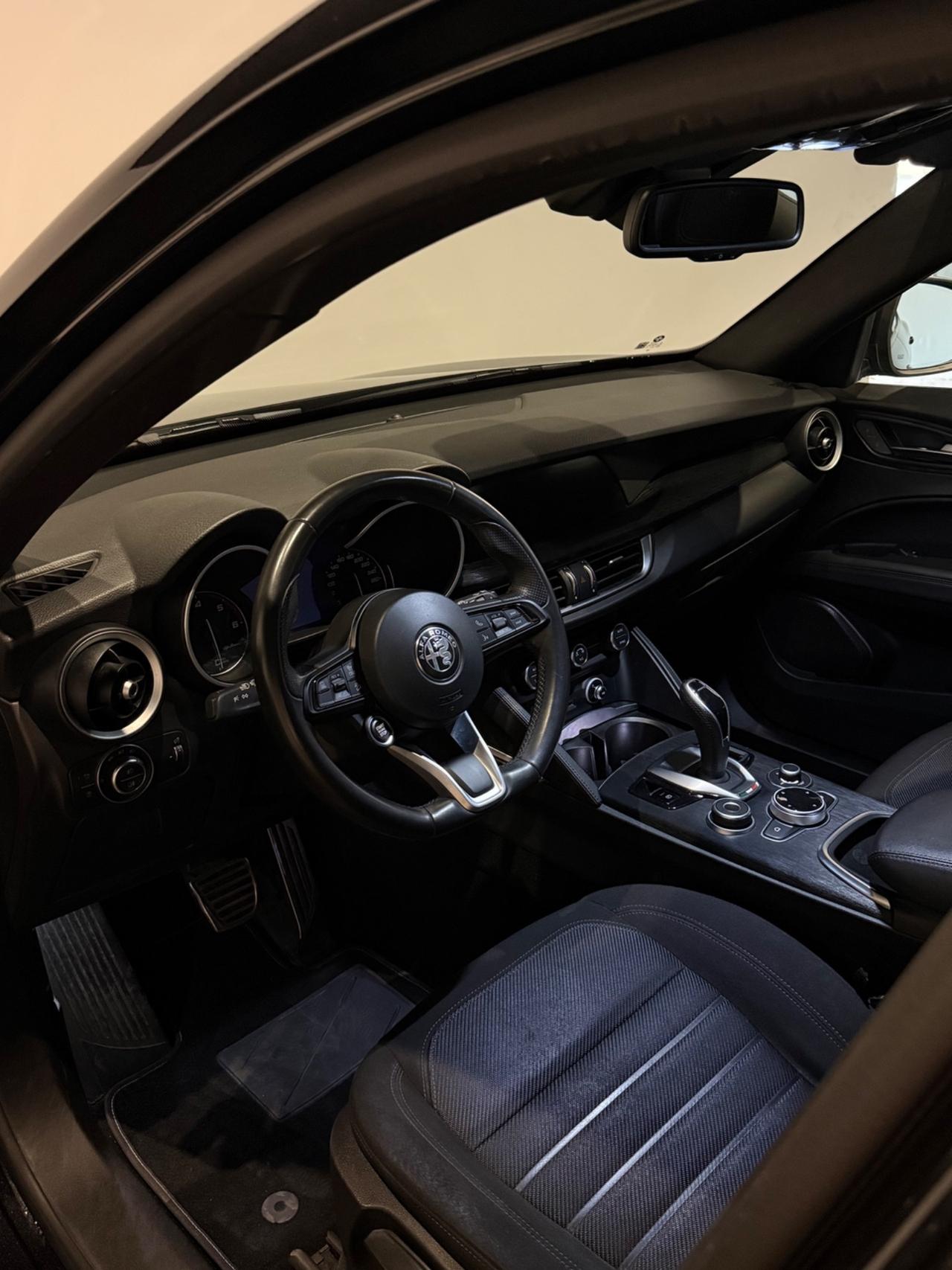 Alfa Romeo Stelvio 2.2 Turbodiesel 160 CV AT8 RWD Business