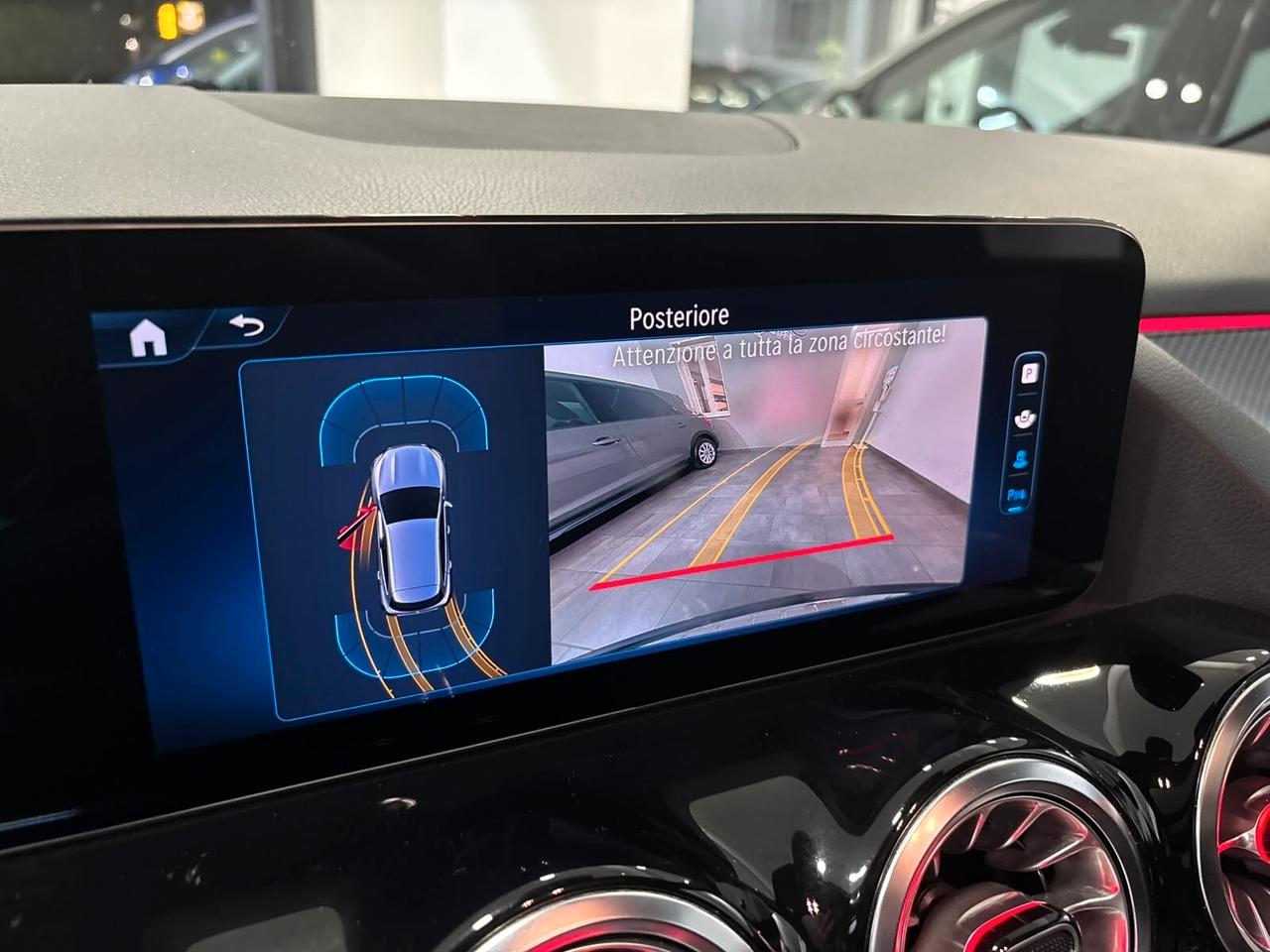 MERCEDES-BENZ GLA 200D PREMIUM AMG TETTO-NAVI-MULTIBEAM
