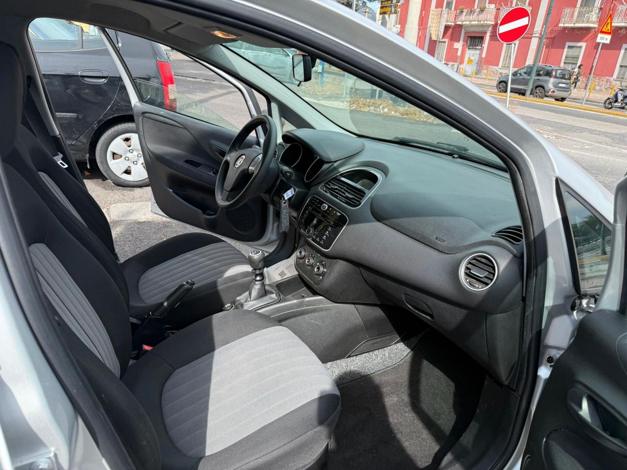 Fiat Punto 1.4 8V 2018 tagliandata e garantita