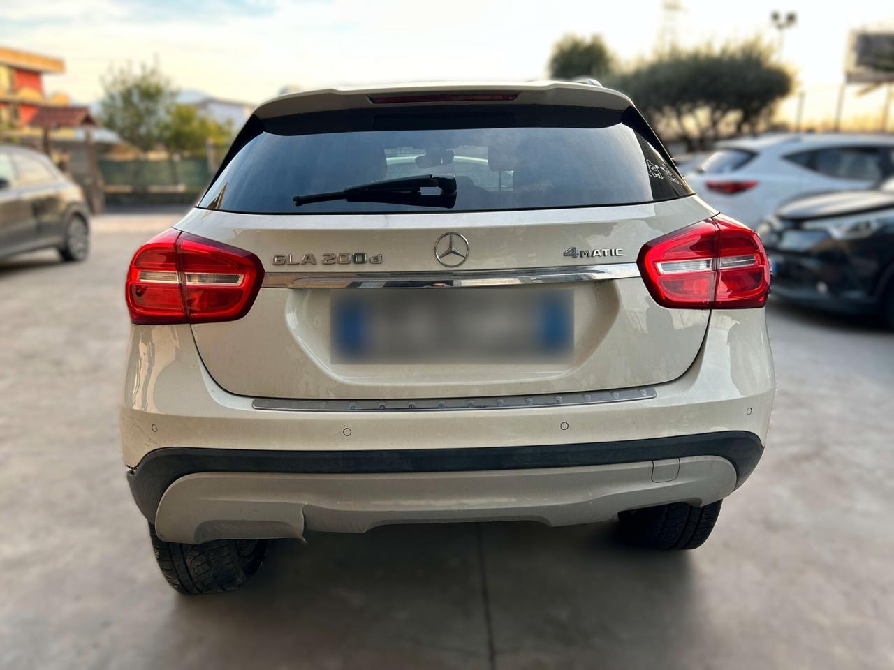 MERCEDES GLA 200 2.0 Diesel 136cv 4MATIC - 2016