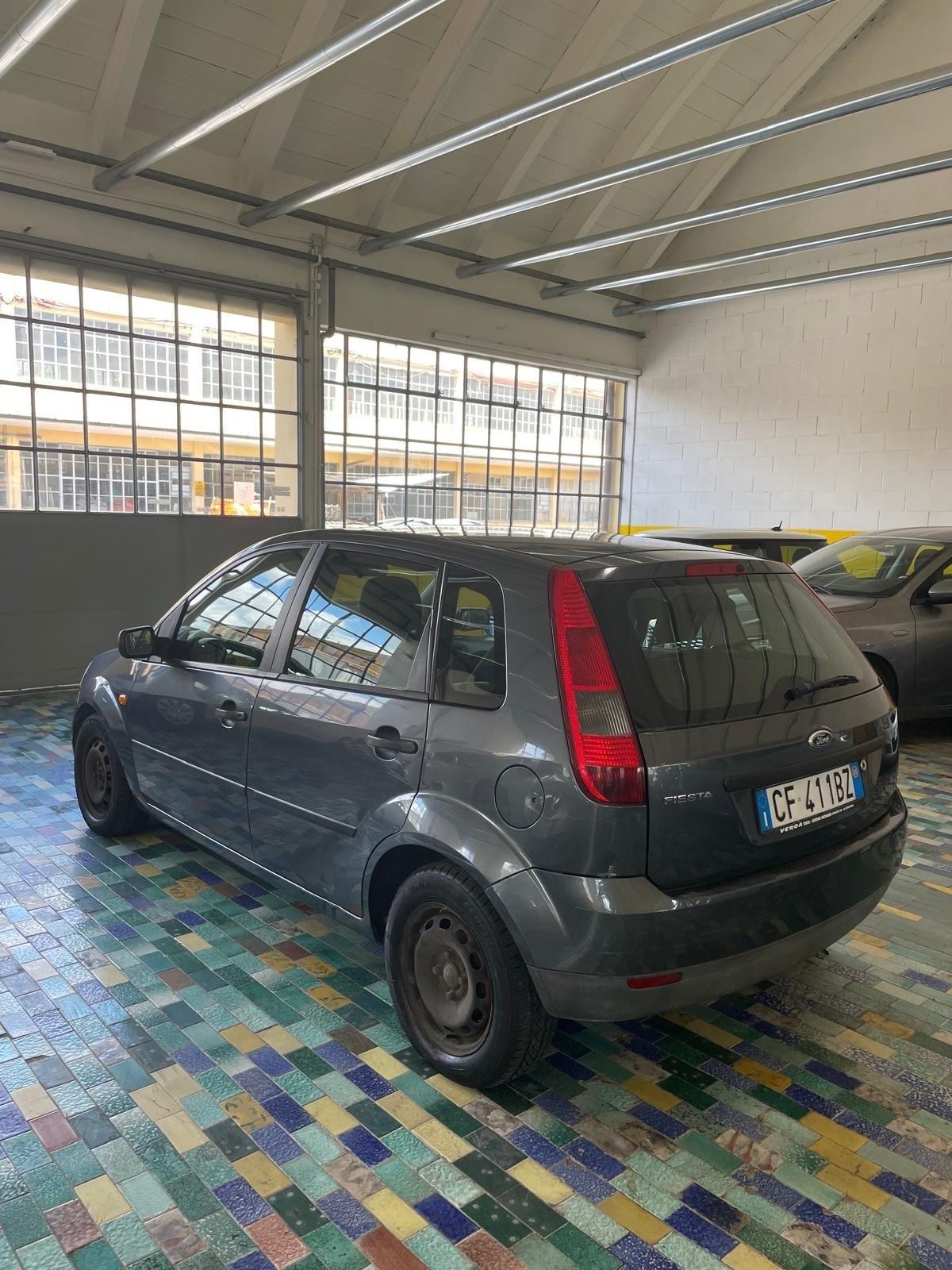 Ford Fiesta 1.2 16V 5p. Ambiente