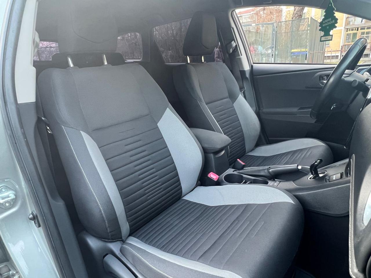 Toyota Auris Business 1.8 HEV #8840